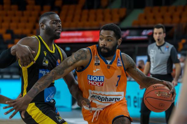 虑通过加强 虑通过加强